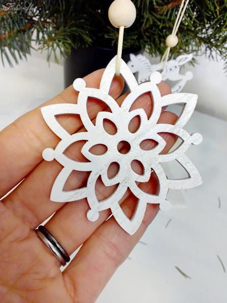 weißer Vintage Holz Baumschmuck